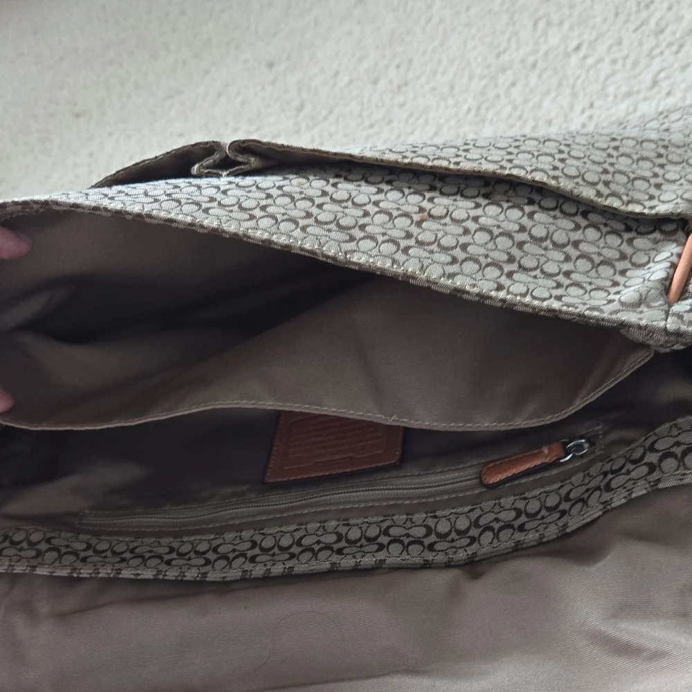 Coach Signature Hudson Commuter Messenger Bag F77004 Tan Laptop Diaper Travel